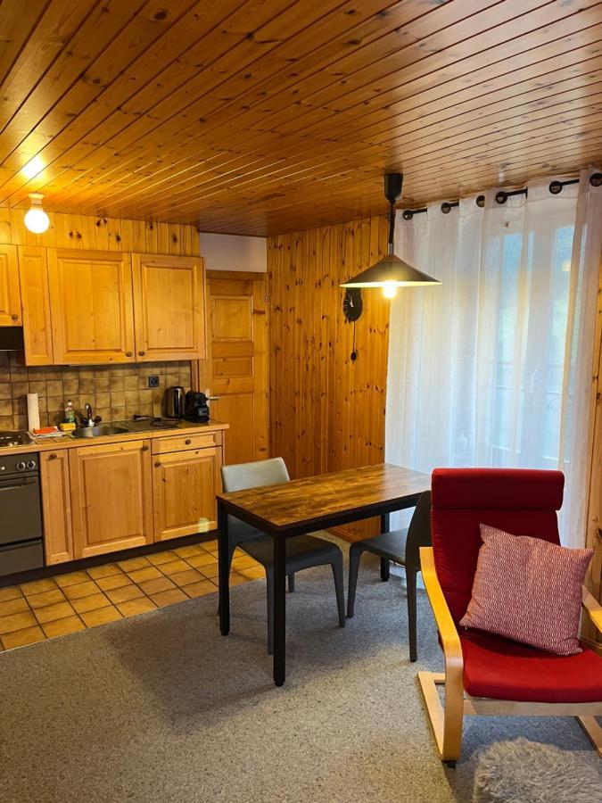 Au Village D'Evolene, Tres Joli Studio Calme Et Ensoleille Luaran gambar