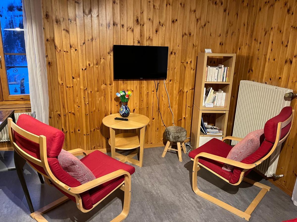 Au Village D'Evolene, Tres Joli Studio Calme Et Ensoleille Luaran gambar