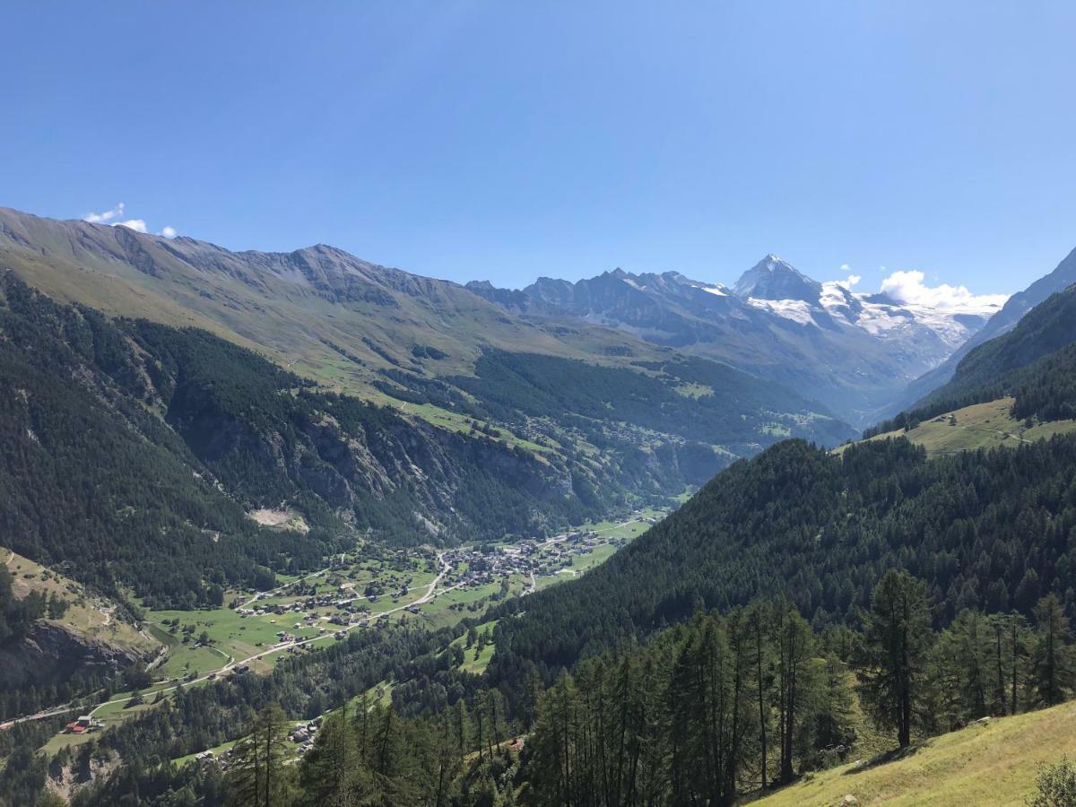 Au Village D'Evolene, Tres Joli Studio Calme Et Ensoleille Luaran gambar